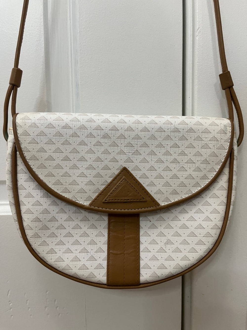 1984 Vintage Liz Claiborne White Patterned Crossbody with Tan Leather Trim